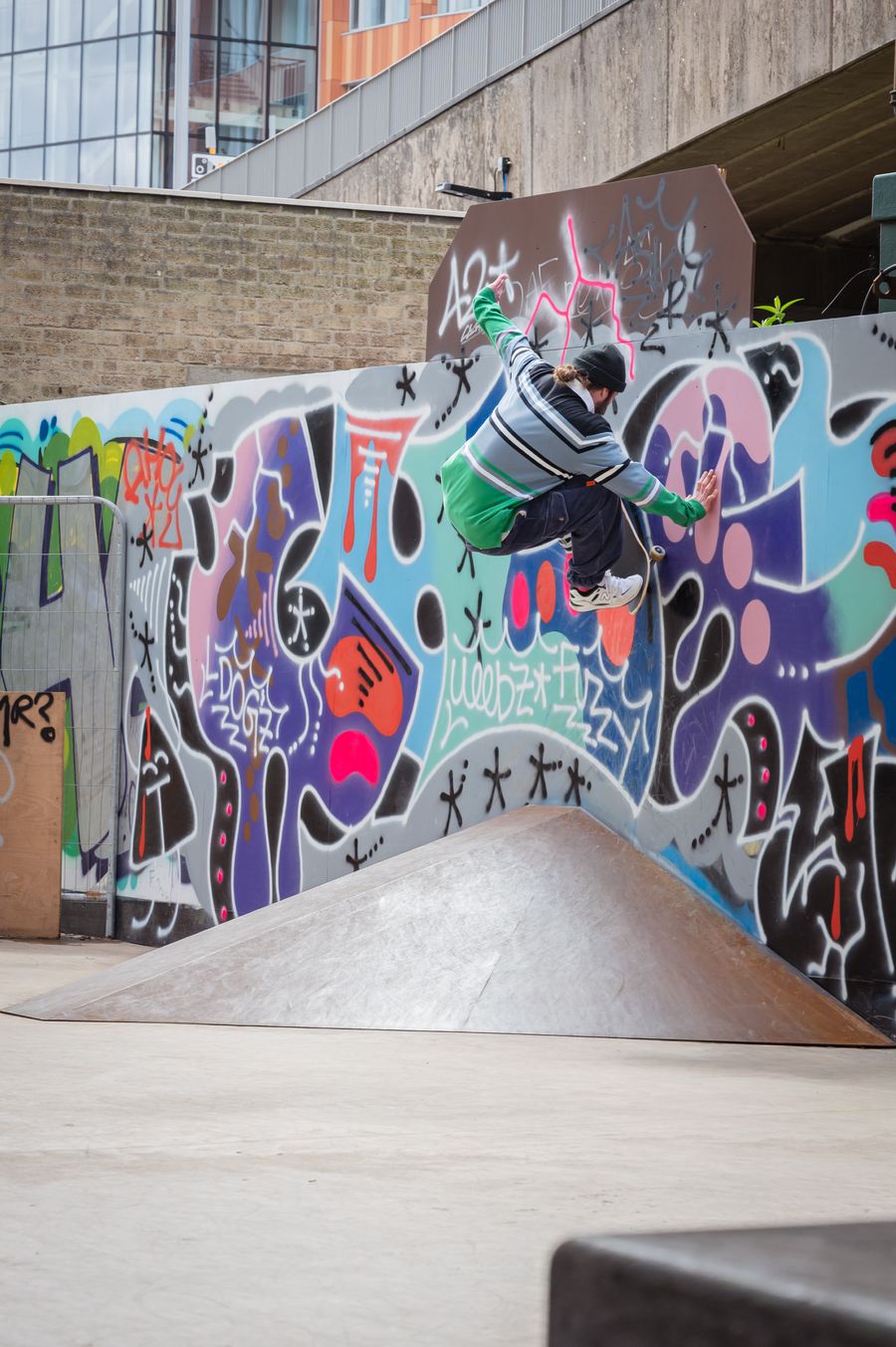 Andrew Holt - Tight FS Wallride