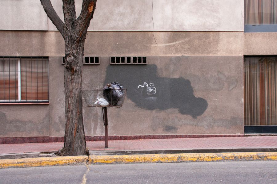 Trash can dreams | colour | street scene