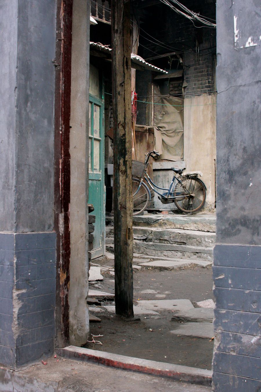 Dusty Beijing bicycle | colour | street scene