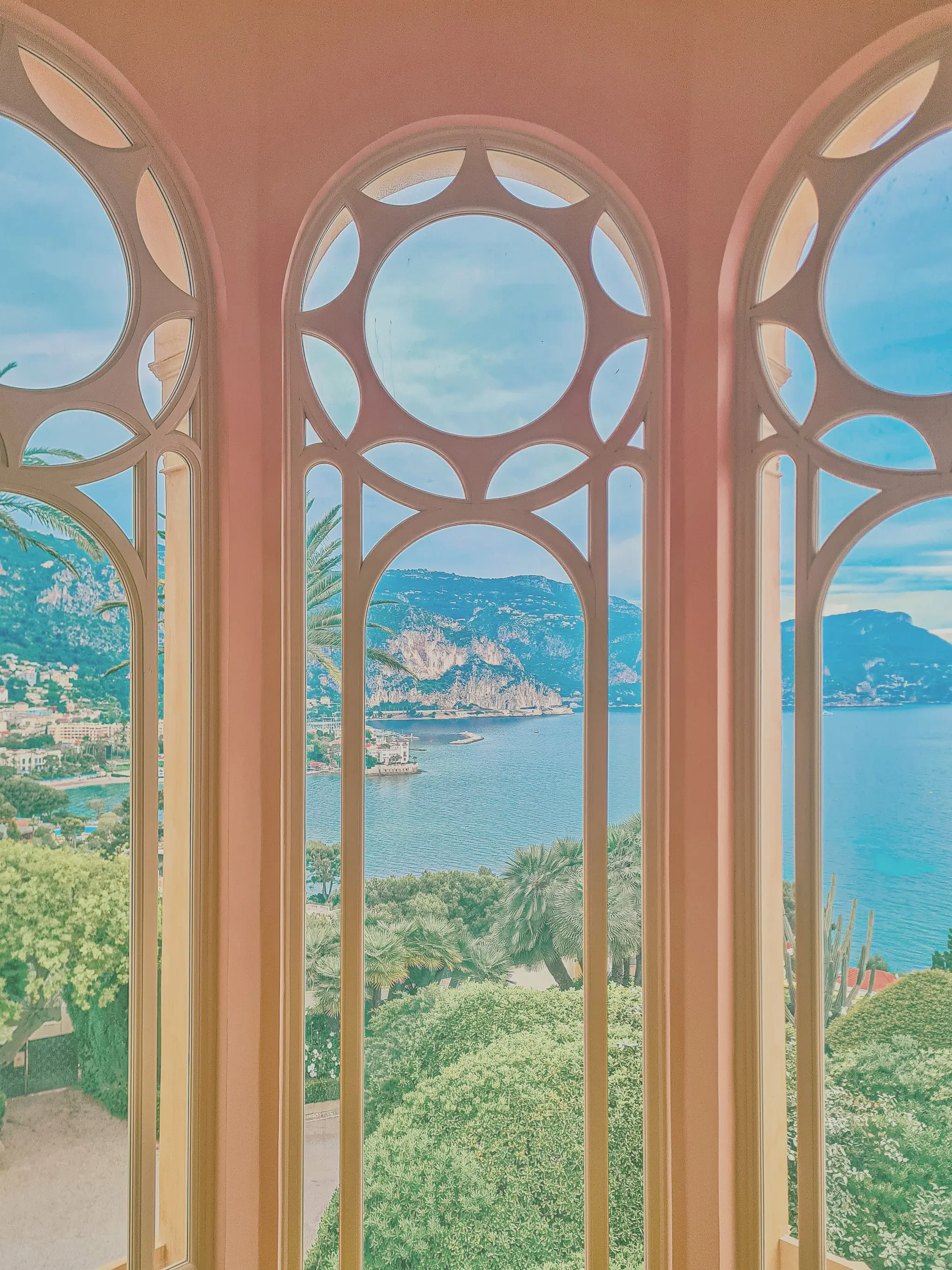Frames, arches, symmetry
